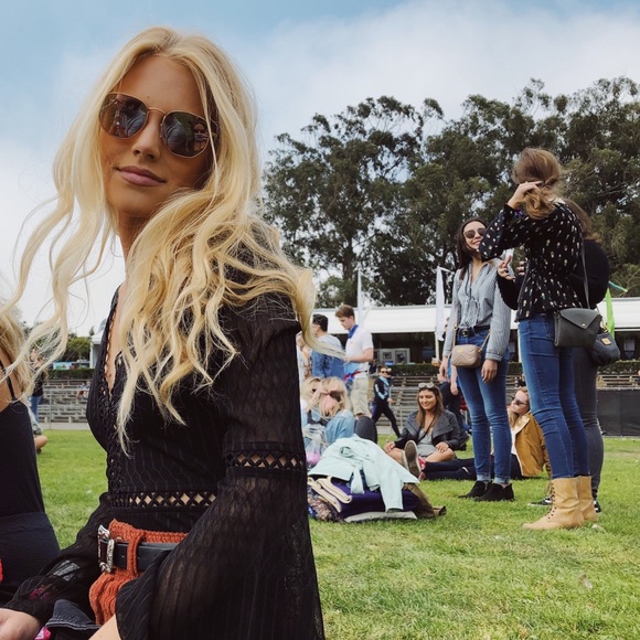 Meet your Posher, Lakyn - Picture 2 of 3